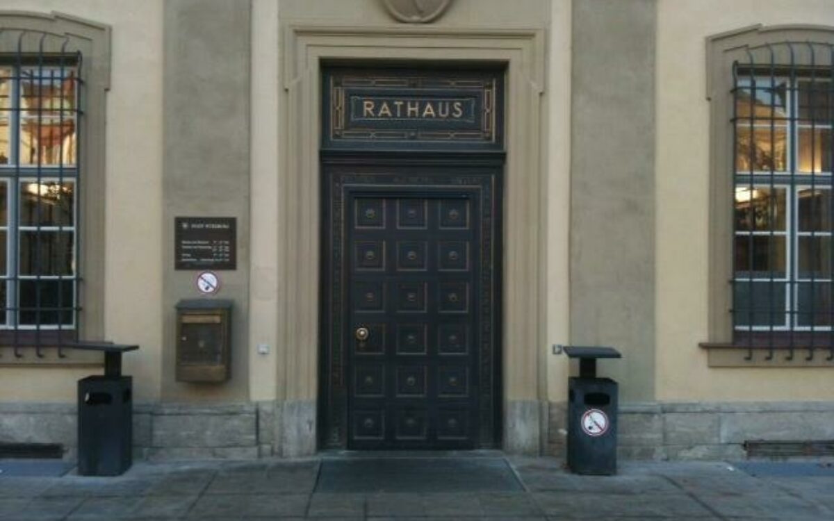 1604573904eingang rathaus 2 andreas pilhofer 1604573904eingang rathaus 2 andreas pilhofer